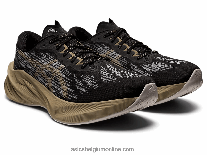 novablast 3 V6HXR21010 zwart/nerts Asics