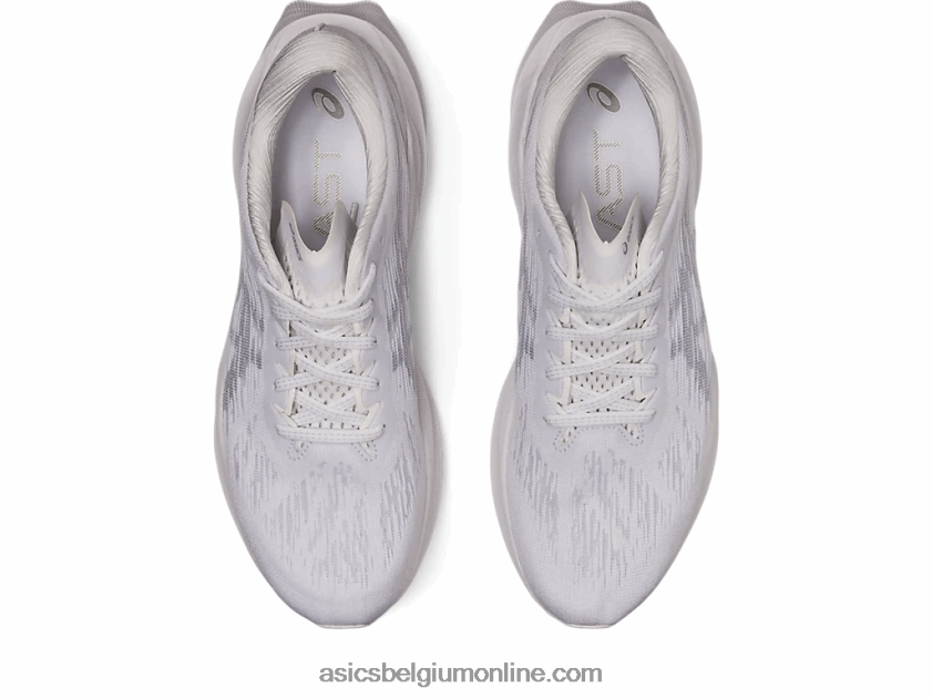 novablast 3 V6HXR2402 wit/piemonte grijs Asics