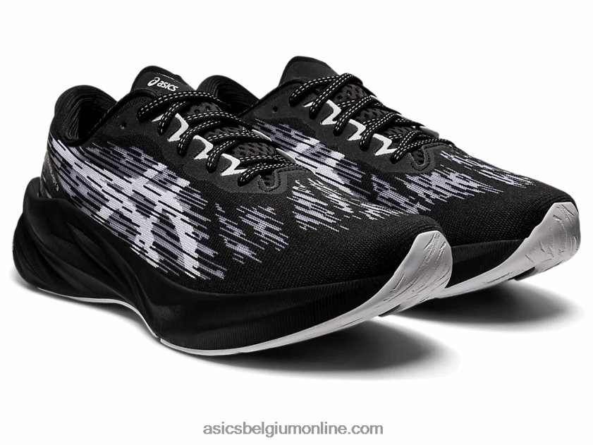 novablast 3 V6HXR2931 zwart wit Asics