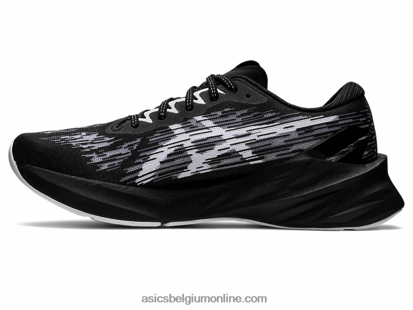 novablast 3 V6HXR2931 zwart wit Asics
