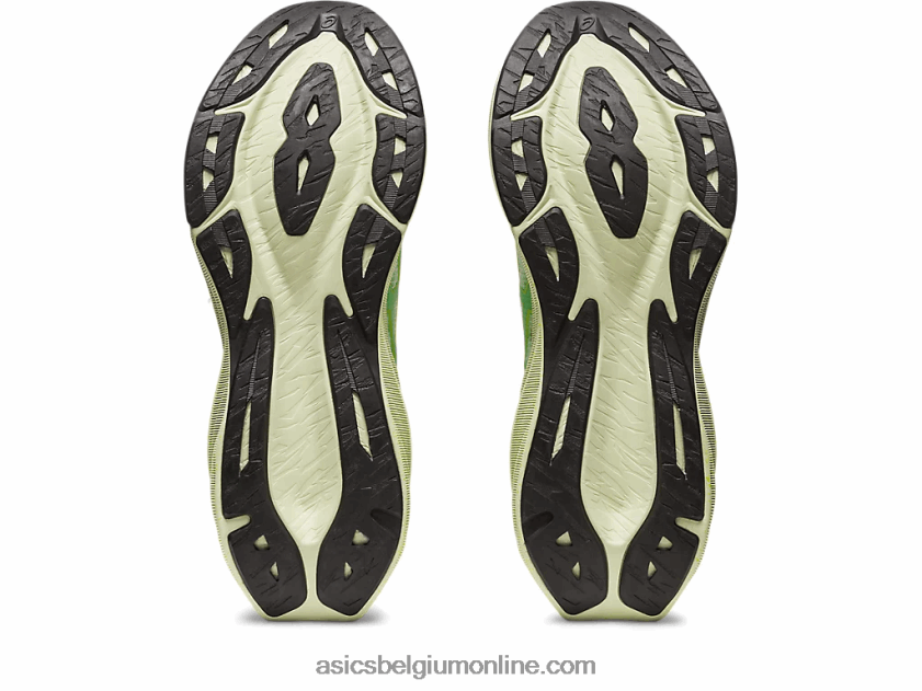 novablast 3 le V6HXR2110 fluistergroen/koriander Asics