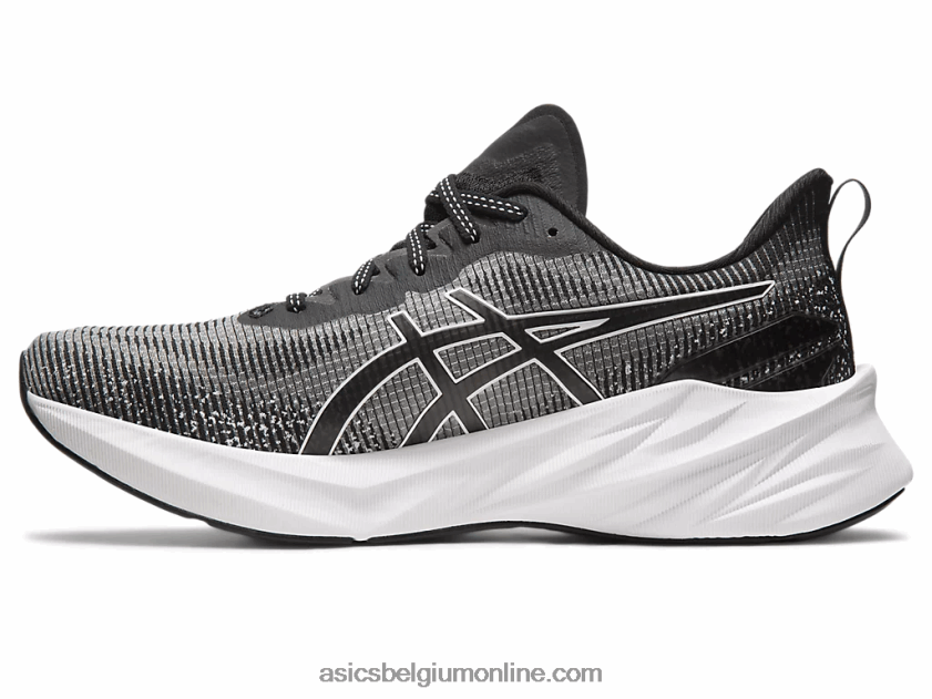 novablast 3 le V6HXR2204 zwart wit Asics