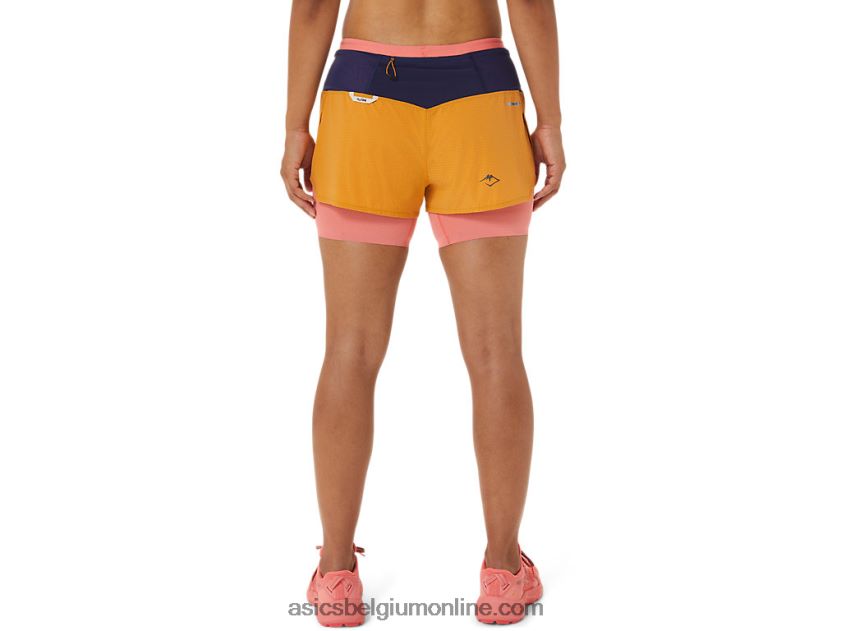 fujitrail 2-n-1 short voor dames V6HXR22537 zandstorm/papaja Asics