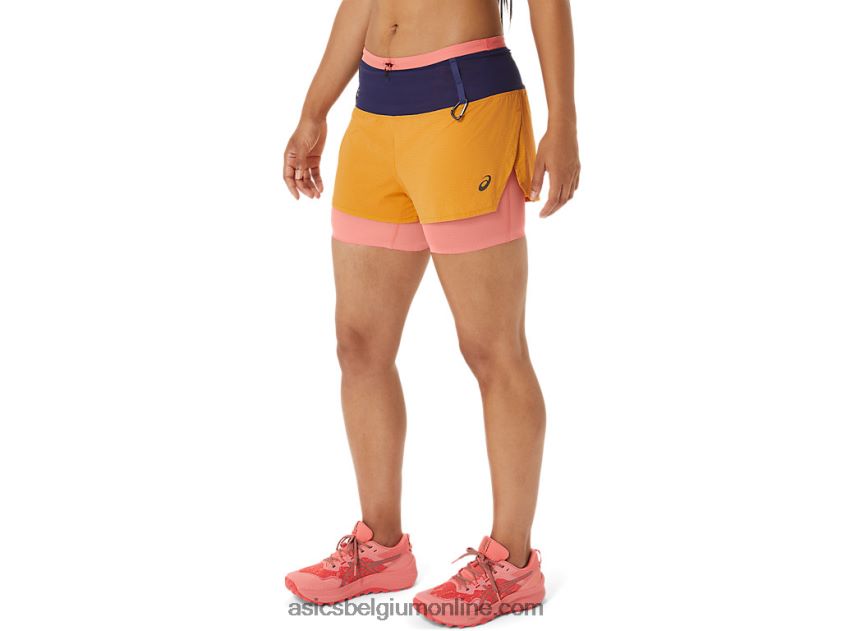 fujitrail 2-n-1 short voor dames V6HXR22537 zandstorm/papaja Asics