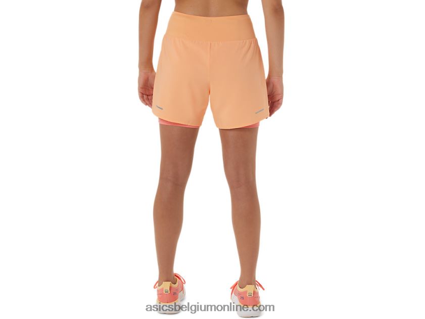 vrouwenweg 2-n-1 5.5in het kort V6HXR22564 zomerduin/papaja Asics