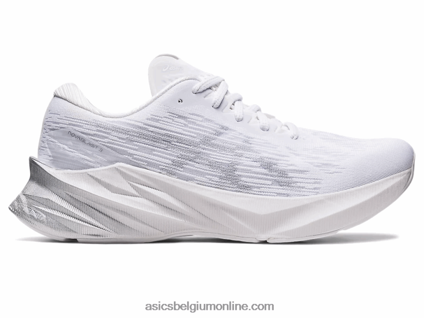 novablast 3 V6HXR22405 wit/piemonte grijs Asics