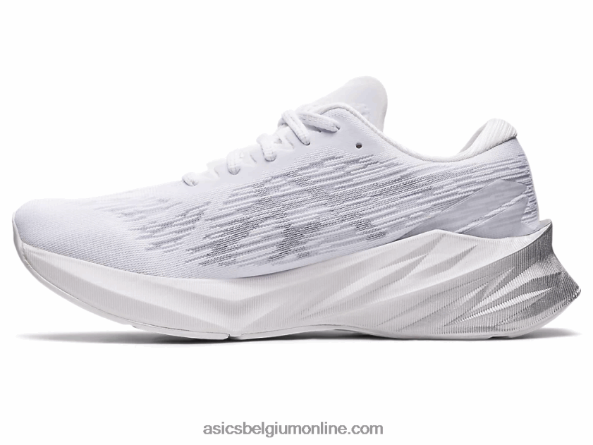 novablast 3 V6HXR22405 wit/piemonte grijs Asics