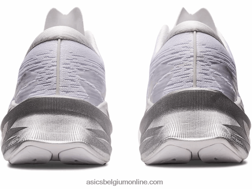 novablast 3 V6HXR22405 wit/piemonte grijs Asics