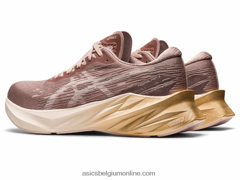 novablast 3 V6HXR22428 fawn/mineraalbeige Asics