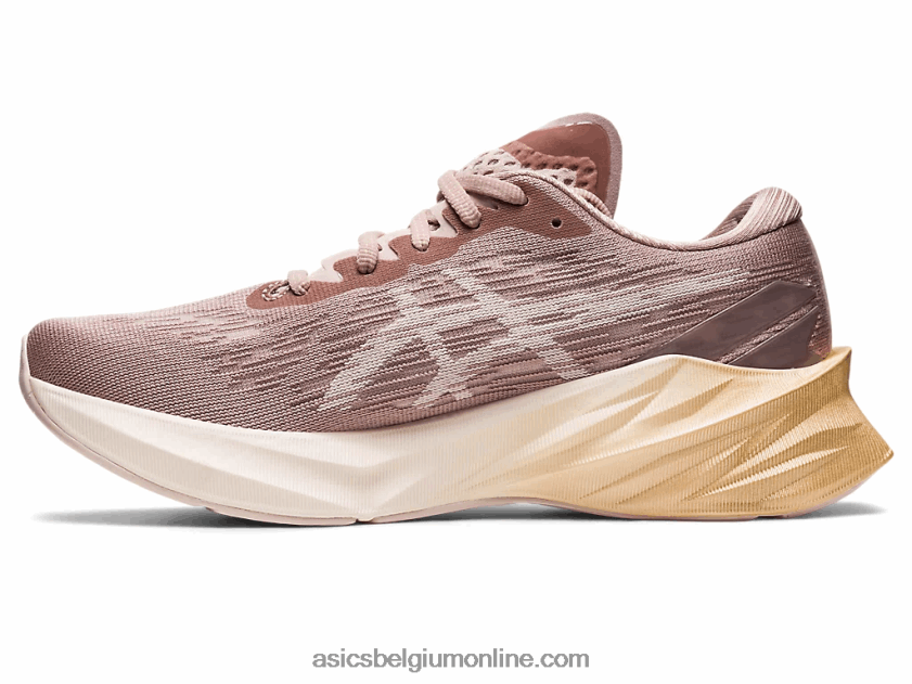 novablast 3 V6HXR22428 fawn/mineraalbeige Asics