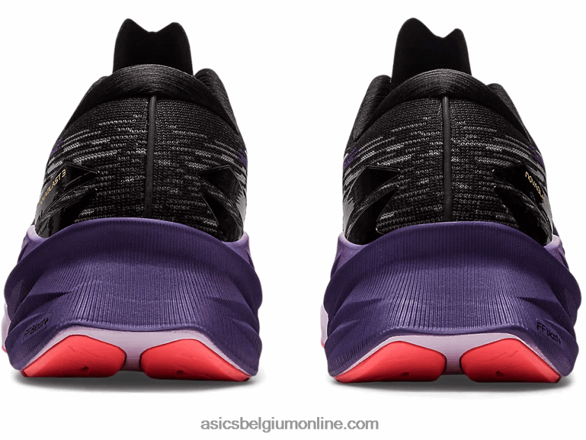novablast 3 V6HXR22460 zwart/stoffig paars Asics
