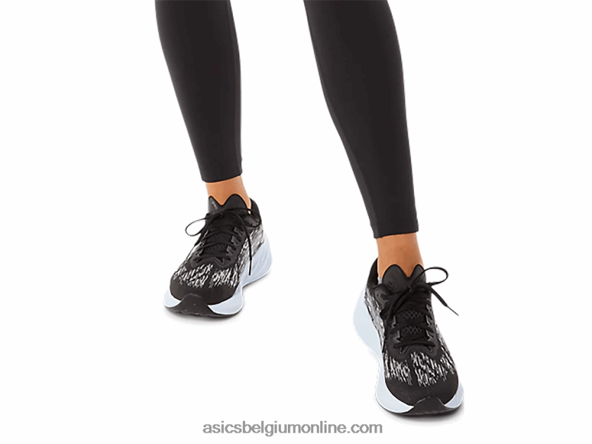novablast 3 V6HXR22864 zwart / plaatrots Asics