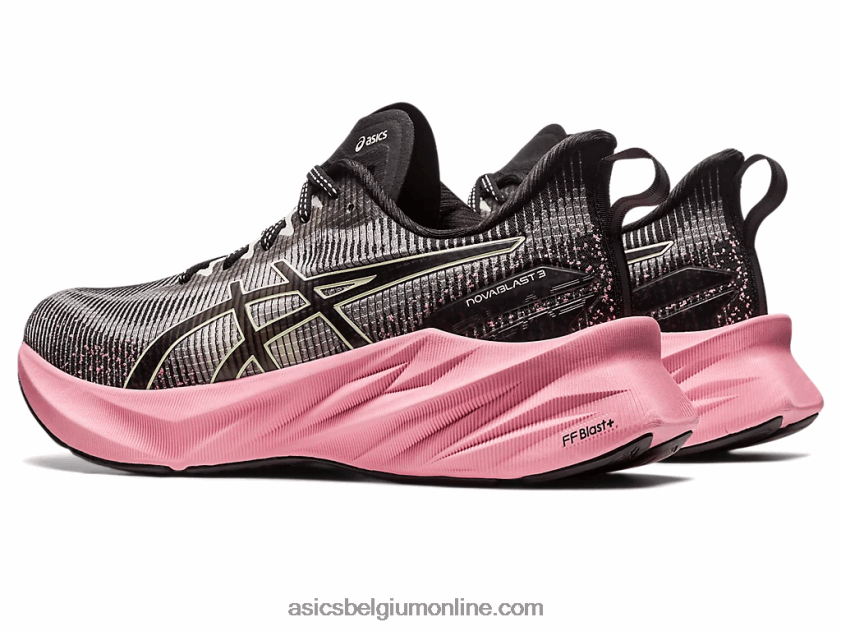 novablast 3 le V6HXR22267 zwart/roze rave Asics