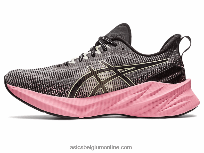 novablast 3 le V6HXR22267 zwart/roze rave Asics