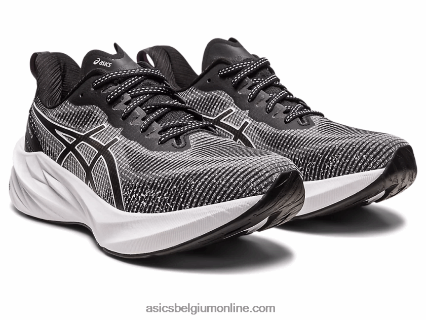 novablast 3 le V6HXR22268 wit Zwart Asics