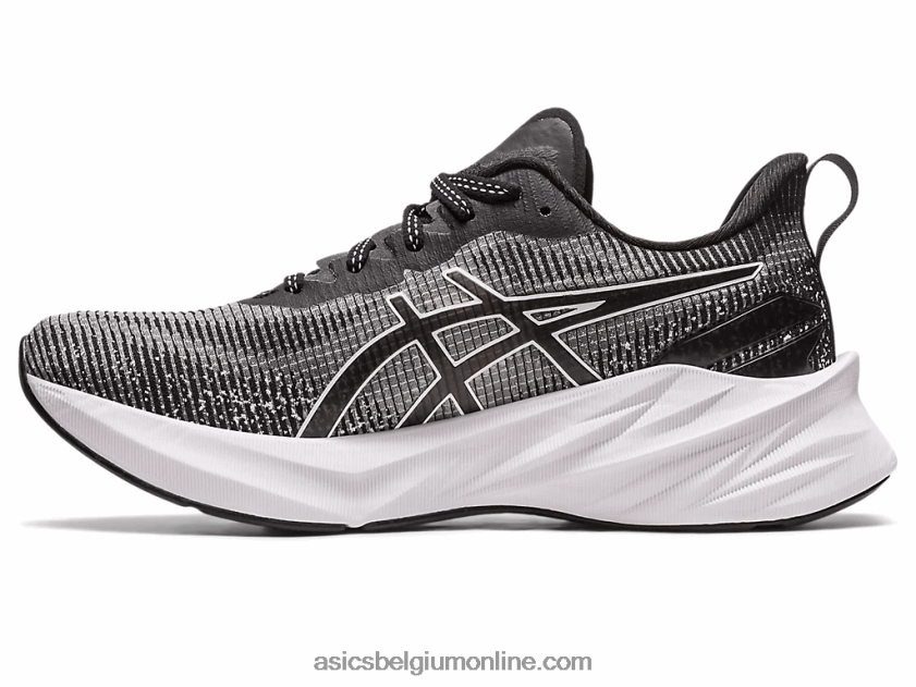 novablast 3 le V6HXR22268 wit Zwart Asics