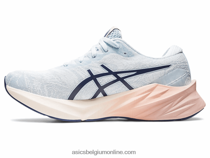 novablast 3 nagino V6HXR22140 hemel/creme Asics