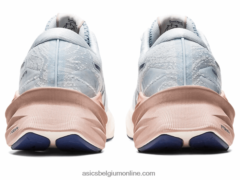 novablast 3 nagino V6HXR22140 hemel/creme Asics
